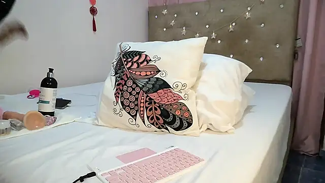 sofia8428 online show from March 30, 2026, 12:22 am