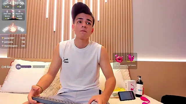 Hotboy21  online show from March 20, 2025, 1:26 pm