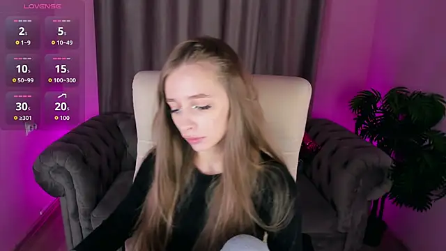 Amy Waynee online show from October 1, 2025, 6:03 pm