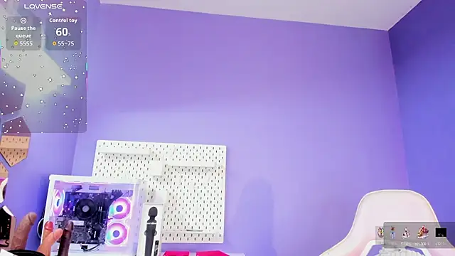 Elaine87  online show from September 19, 2025, 8:09 pm