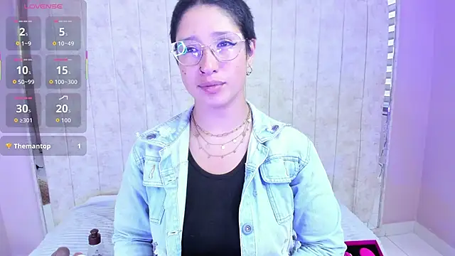 Elaine87  online show from October 27, 2025, 9:08 pm