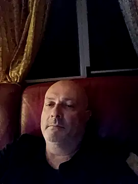 Alexis Bull online show from April 29, 2026, 11:00 pm