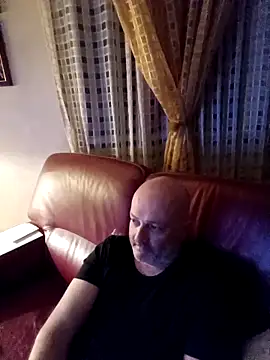 Snapshot of Alexis_Bull chatting on May 5, 2026, 10:29 pm Alexis Bull online show from May 5, 2026, 10:29 pm