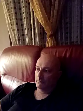 Snapshot of Alexis_Bull chatting on May 8, 2026, 9:42 pm Alexis Bull online show from May 8, 2026, 9:42 pm
