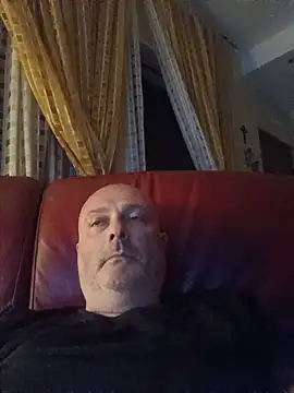 Snapshot of Alexis_Bull chatting on June 4, 2026, 10:38 pm Alexis Bull online show from June 4, 2026, 10:38 pm