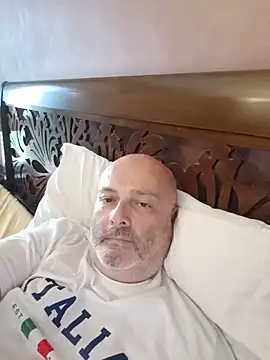Snapshot of Alexis_Bull chatting on June 16, 2026, 10:29 am Alexis Bull online show from June 16, 2026, 10:29 am
