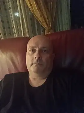 Snapshot of Alexis_Bull chatting on June 17, 2026, 9:27 pm Alexis Bull online show from June 17, 2026, 9:27 pm
