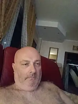 Snapshot of Alexis_Bull chatting on June 19, 2026, 10:46 pm Alexis Bull online show from June 19, 2026, 10:46 pm