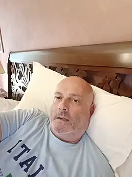 Snapshot of Alexis_Bull chatting on June 21, 2026, 1:46 pm Alexis Bull online show from June 21, 2026, 1:46 pm