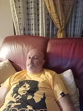 Snapshot of Alexis_Bull chatting on June 27, 2026, 10:59 pm Alexis Bull online show from June 27, 2026, 10:59 pm