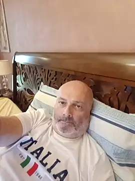 Snapshot of Alexis_Bull chatting on July 1, 2026, 2:40 pm Alexis Bull online show from July 1, 2026, 2:40 pm