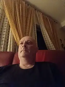 Snapshot of Alexis_Bull chatting on July 3, 2026, 12:17 am Alexis Bull online show from July 3, 2026, 12:17 am