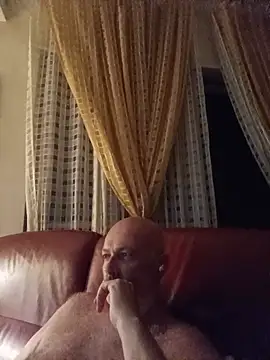 Snapshot of Alexis_Bull chatting on July 17, 2026, 10:25 pm Alexis Bull online show from July 17, 2026, 10:25 pm