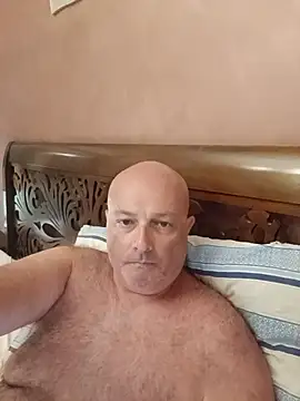 Snapshot of Alexis_Bull chatting on July 19, 2026, 5:38 pm Alexis Bull online show from July 19, 2026, 5:38 pm