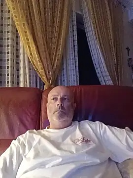 Snapshot of Alexis_Bull chatting on July 23, 2026, 11:02 pm Alexis Bull online show from July 23, 2026, 11:02 pm