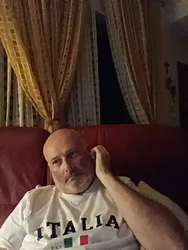 Snapshot of Alexis_Bull chatting on July 24, 2026, 9:46 pm Alexis Bull online show from July 24, 2026, 9:46 pm