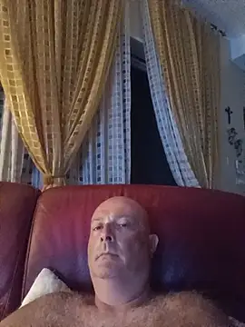 Snapshot of Alexis_Bull chatting on August 1, 2026, 11:58 pm Alexis Bull online show from August 1, 2026, 11:58 pm