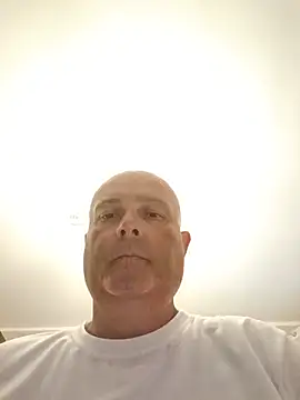 Snapshot of Alexis_Bull chatting on August 3, 2026, 9:15 am Alexis Bull online show from August 3, 2026, 9:15 am
