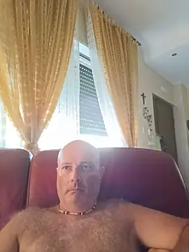 Snapshot of Alexis_Bull chatting on August 9, 2026, 1:16 pm Alexis Bull online show from August 9, 2026, 1:16 pm