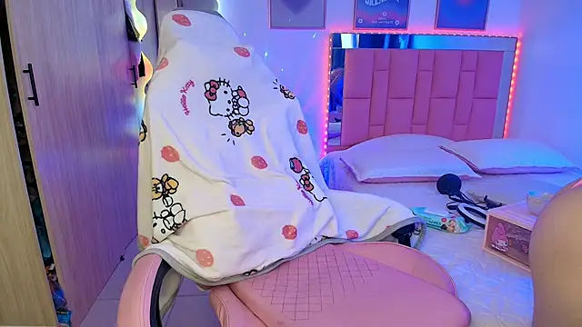 lunesweet online show from November 27, 2025, 2:30 pm