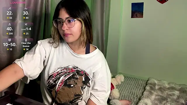 emma  bell  online show from September 25, 2025, 12:58 am