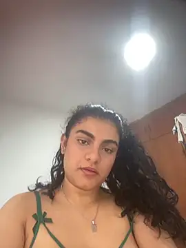 carlafox05 online show from November 5, 2025, 2:06 pm