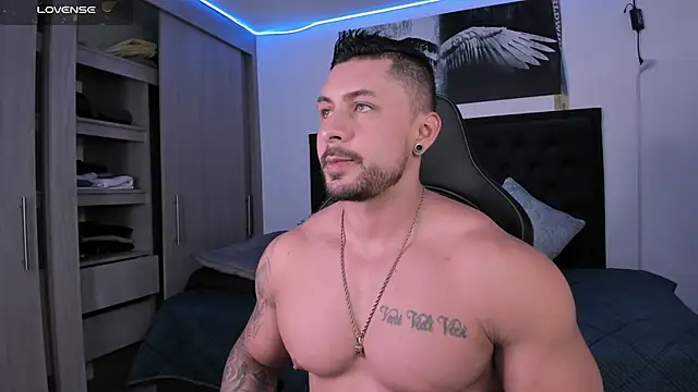 santi aesthetic online show from September 19, 2025, 1:18 am