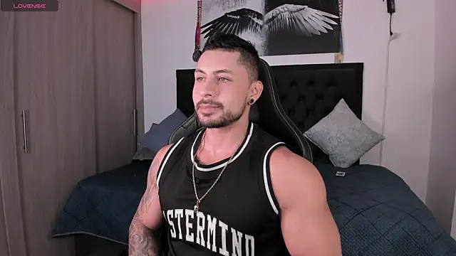 santi aesthetic online show from September 22, 2025, 12:34 am