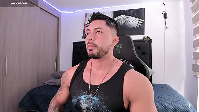 santi aesthetic online show from February 3, 2026, 2:44 pm