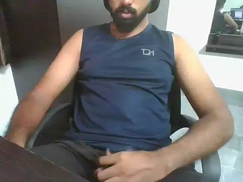 lovelyakash69 online show from October 1, 2025, 3:45 am