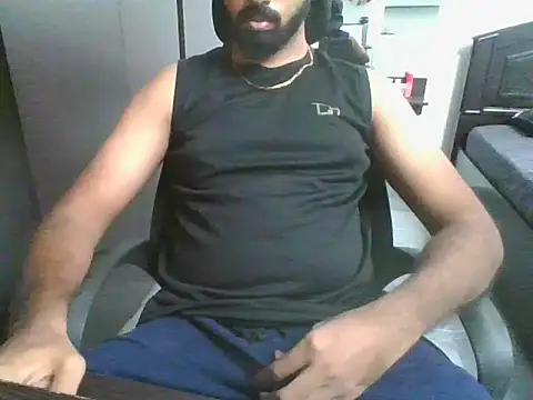 lovelyakash69 online show from June 25, 2026, 9:14 am