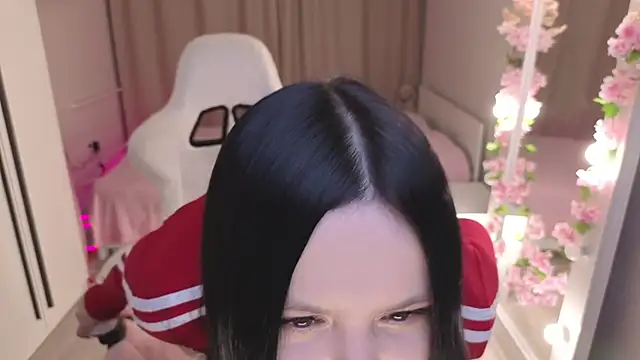 Betty  Davvis online show from November 23, 2025, 2:50 pm