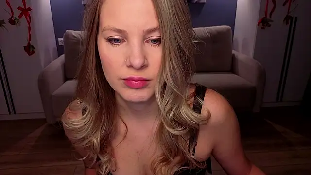 MelanieBennett online show from February 15, 2026, 6:10 am