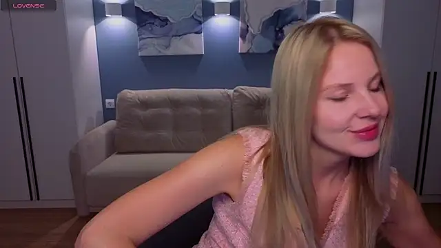 Snapshot of MelanieBennett chatting on May 3, 2026, 6:08 am MelanieBennett online show from May 3, 2026, 6:08 am