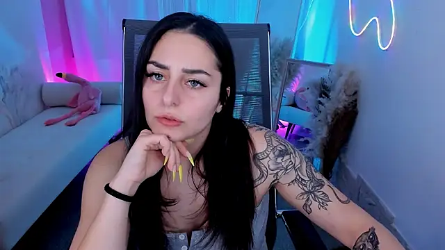 ValeriiMills online show from February 12, 2026, 3:40 pm