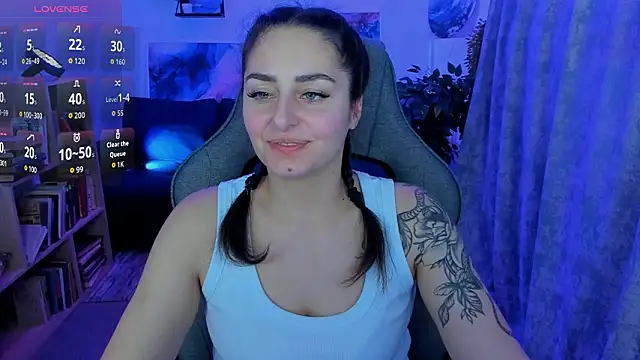 ValeriiMills online show from March 10, 2026, 10:04 pm