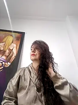 lunadicty online show from January 3, 2025, 11:01 pm