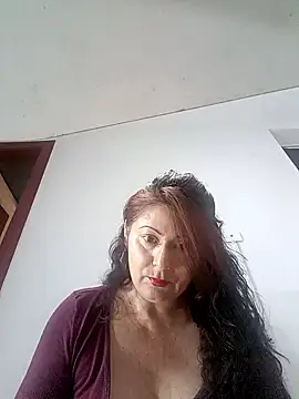 lunadicty online show from October 17, 2025, 11:40 pm