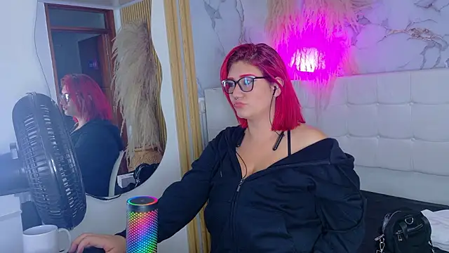 Cerecitaa02  online show from March 30, 2026, 11:28 pm