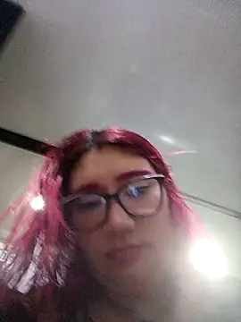 Cerecitaa02  online show from April 17, 2026, 11:41 pm