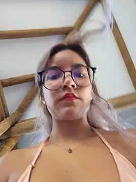 Pretty roxxyy online show from December 14, 2025, 12:10 pm