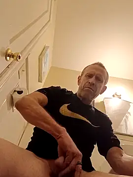 moasslicker online show from March 20, 2025, 5:57 am