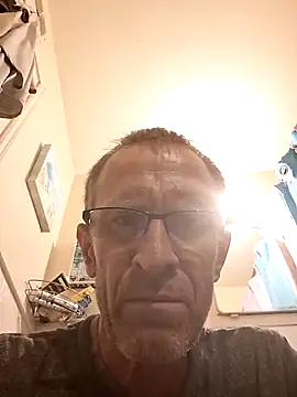 moasslicker online show from September 12, 2025, 11:10 am