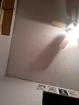 moasslicker online show from November 27, 2025, 7:43 am