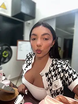 ImAshley1 online show from September 20, 2025, 1:56 pm