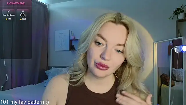 Snapshot of Eva___forever chatting on April 30, 2026, 2:29 am Eva forever online show from April 30, 2026, 2:29 am