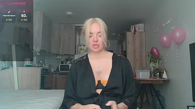 Snapshot of Eva___forever chatting on May 17, 2026, 9:17 am Eva forever online show from May 17, 2026, 9:17 am