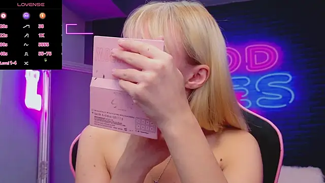 AlessiaCroft online show from October 17, 2025, 4:15 am