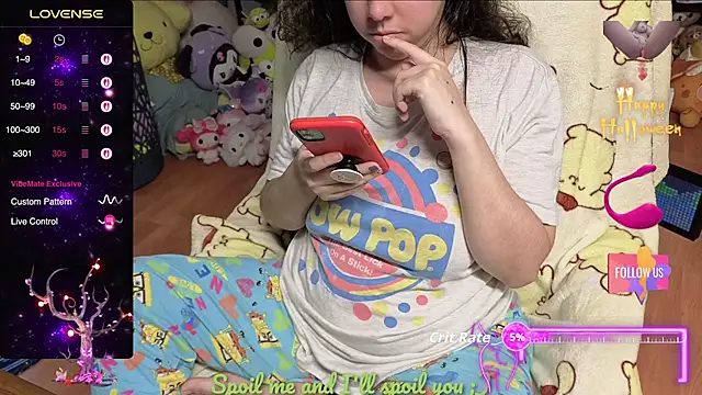 w3tkittty online show from October 10, 2025, 5:12 pm