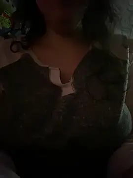 w3tkittty online show from December 23, 2025, 5:27 am